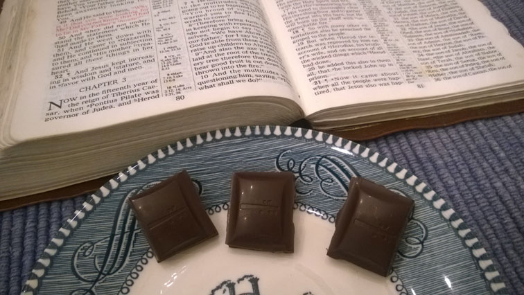 Luke 3 Bible with Endangered Species Dark Chocolate with Forest Mint